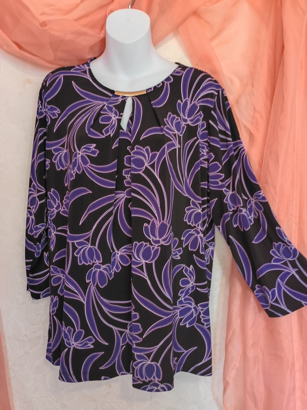 Liz Claiborne Ladies Black Tunic with Purple Floral Print and Keyhole Sz XL